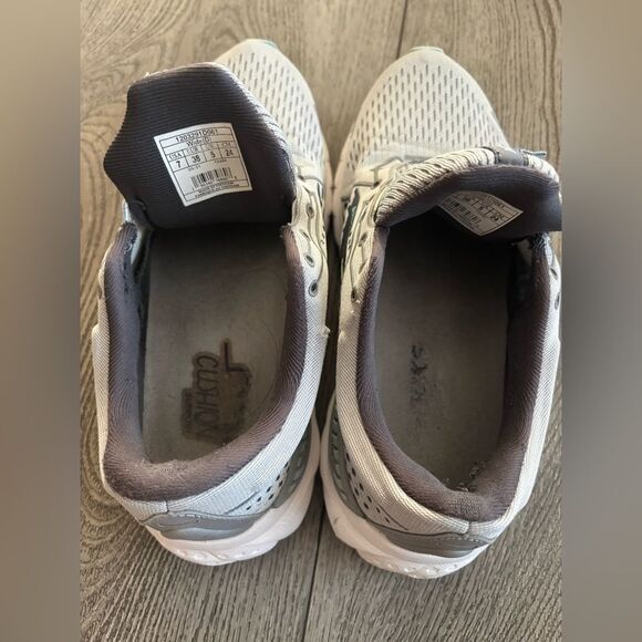 Brooks Gray Running Shoes - Picture 6 of 10